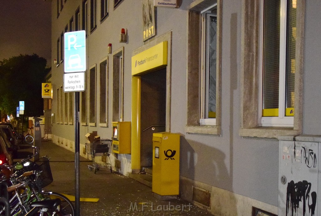 Geldautomat gesprengt Koeln Lindenthal Geibelstr P007.JPG - Miklos Laubert